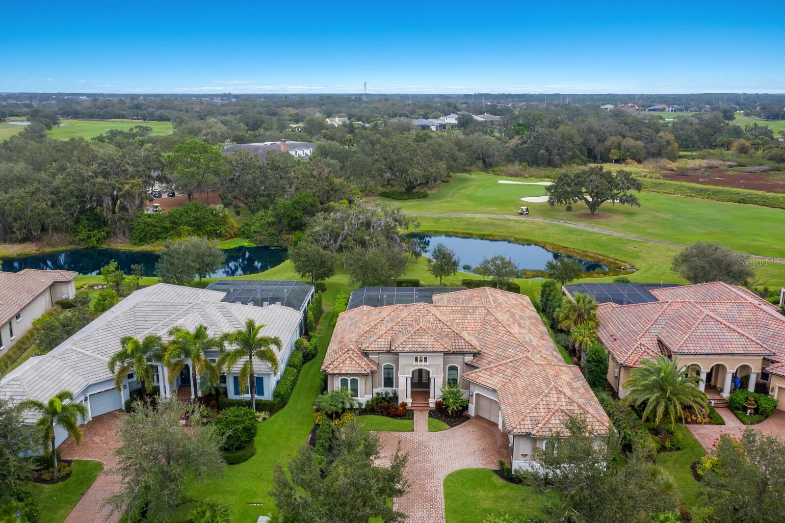 FOUNDERS CLUB - Residential