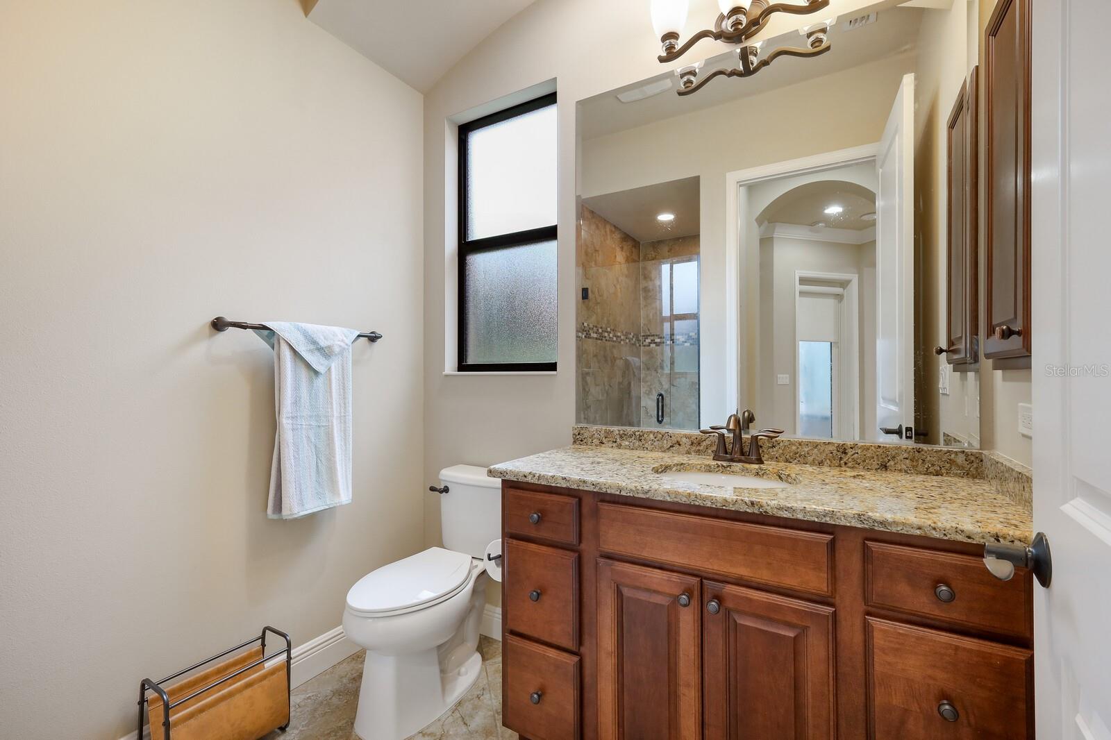 FOUNDERS CLUB - Residential