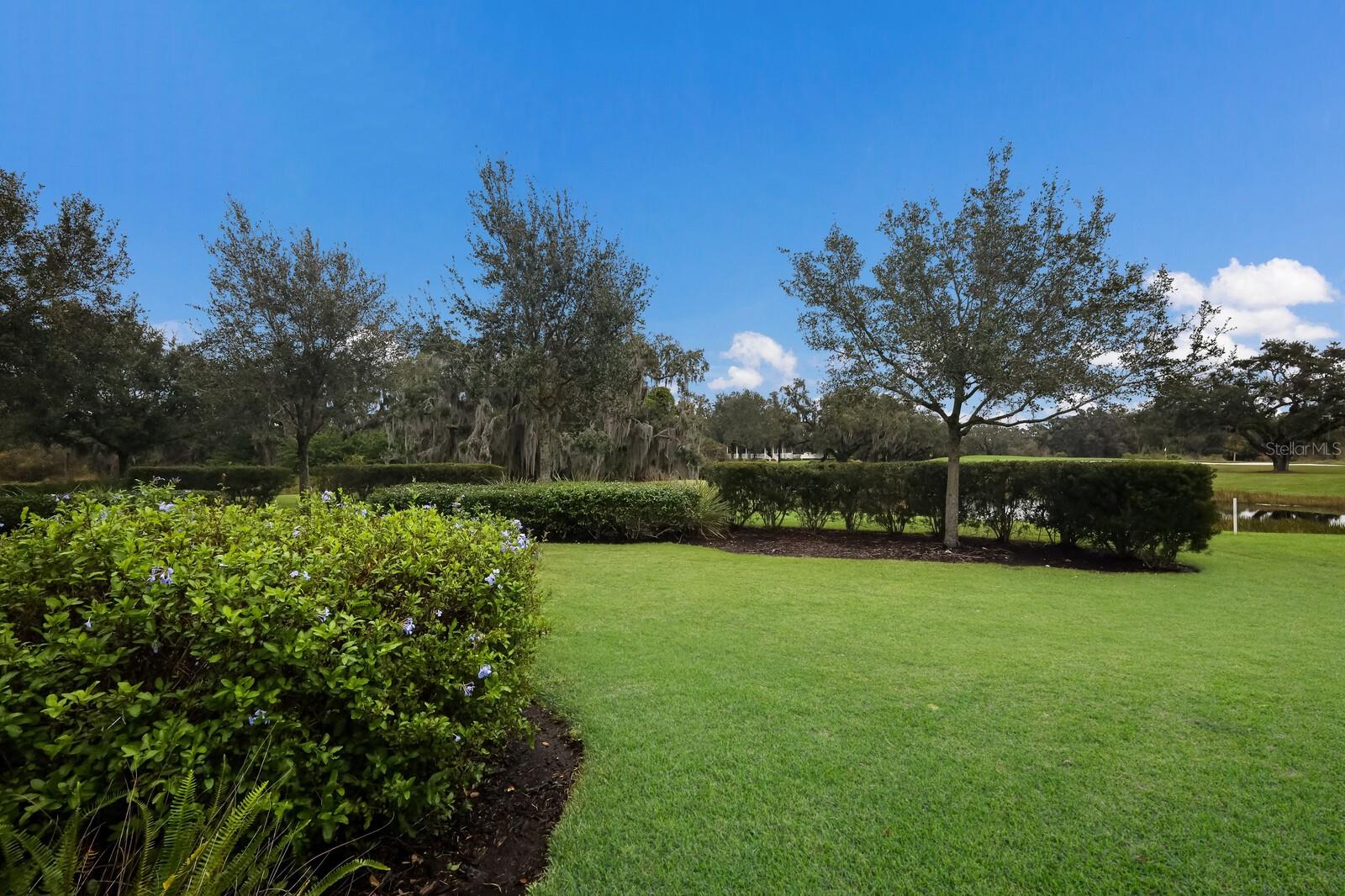 FOUNDERS CLUB - Residential