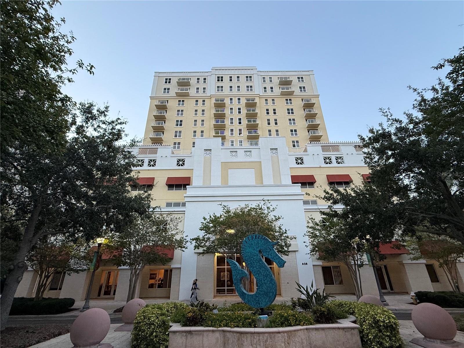 2 Bedroom 2 Bathroom condo Situated in the heart of downtown Clearwater, this condominium community is a highly sought-after rental destination. Residents enjoy convenient access to the Clearwater Ferry for a quick ride to world-famous Clearwater Beach, or a scenic bike trip along the beautiful Pinellas Trail.