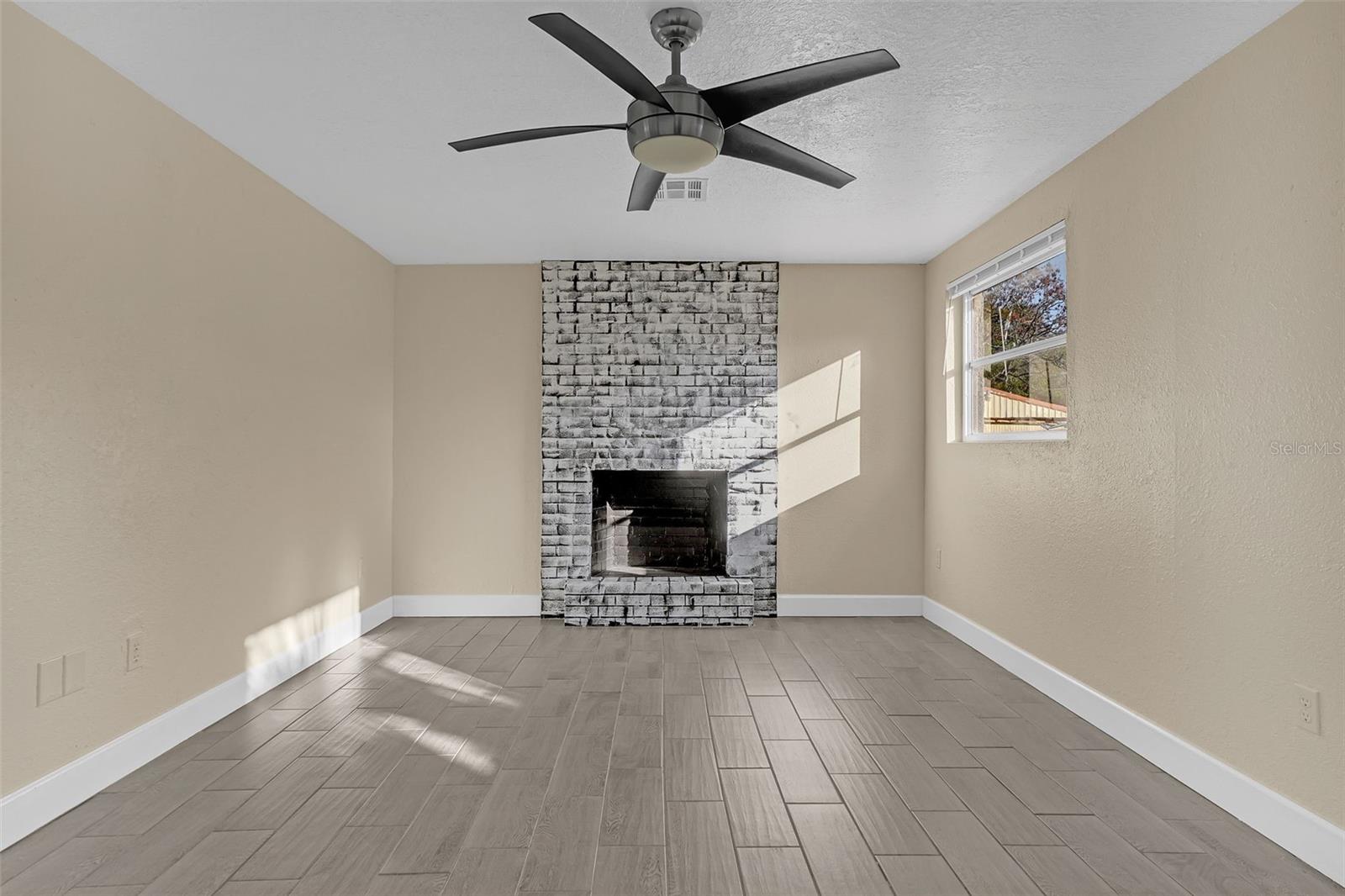 LONGWOOD PARK - Residential