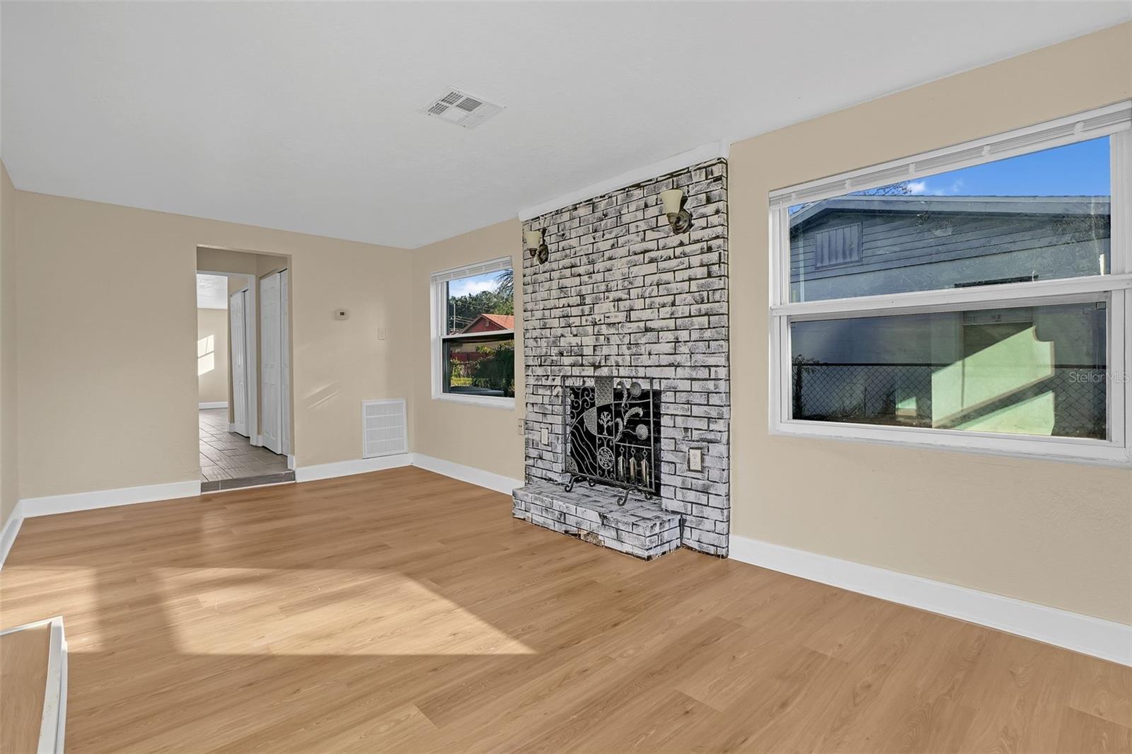 LONGWOOD PARK - Residential