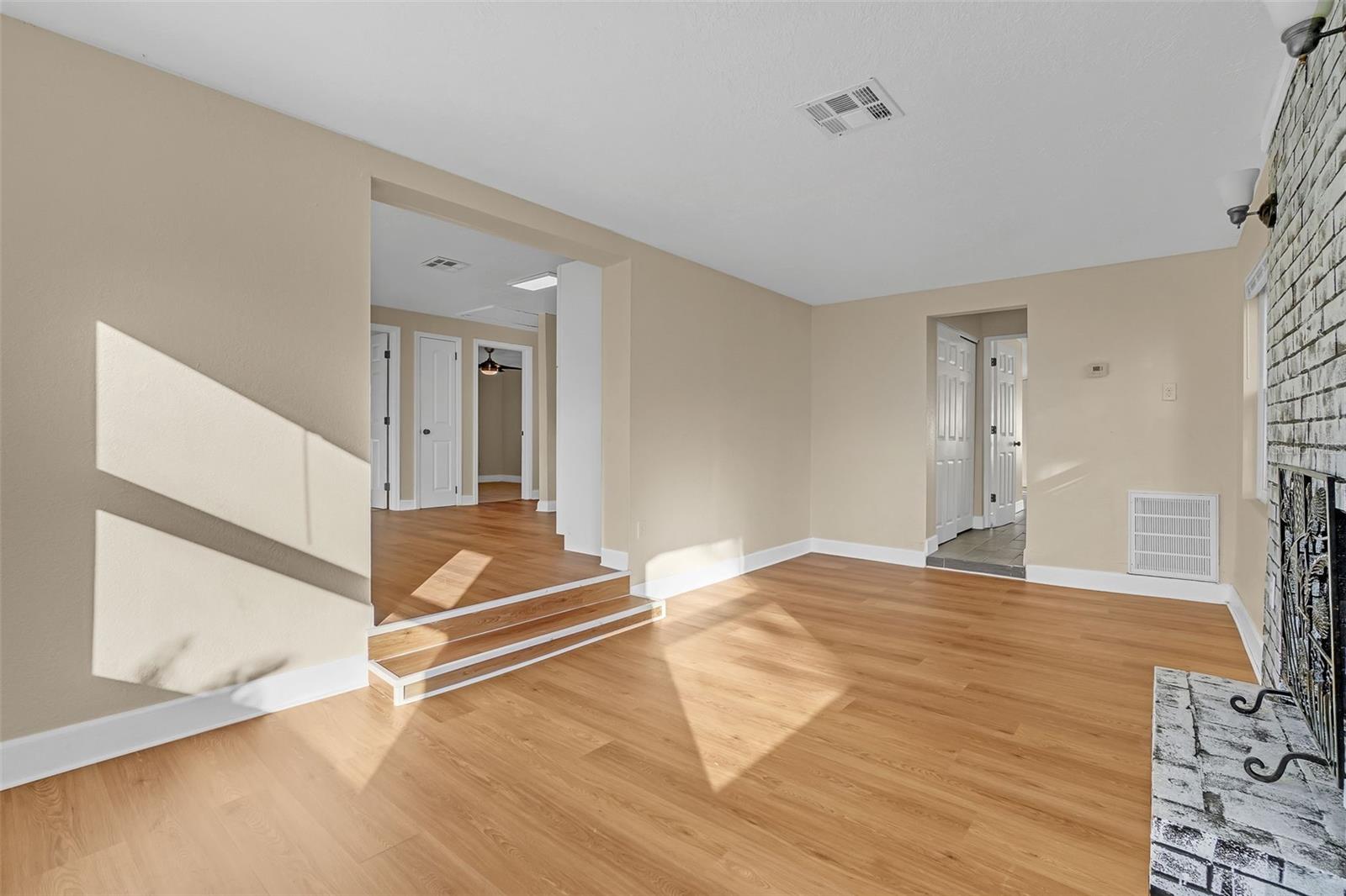 LONGWOOD PARK - Residential