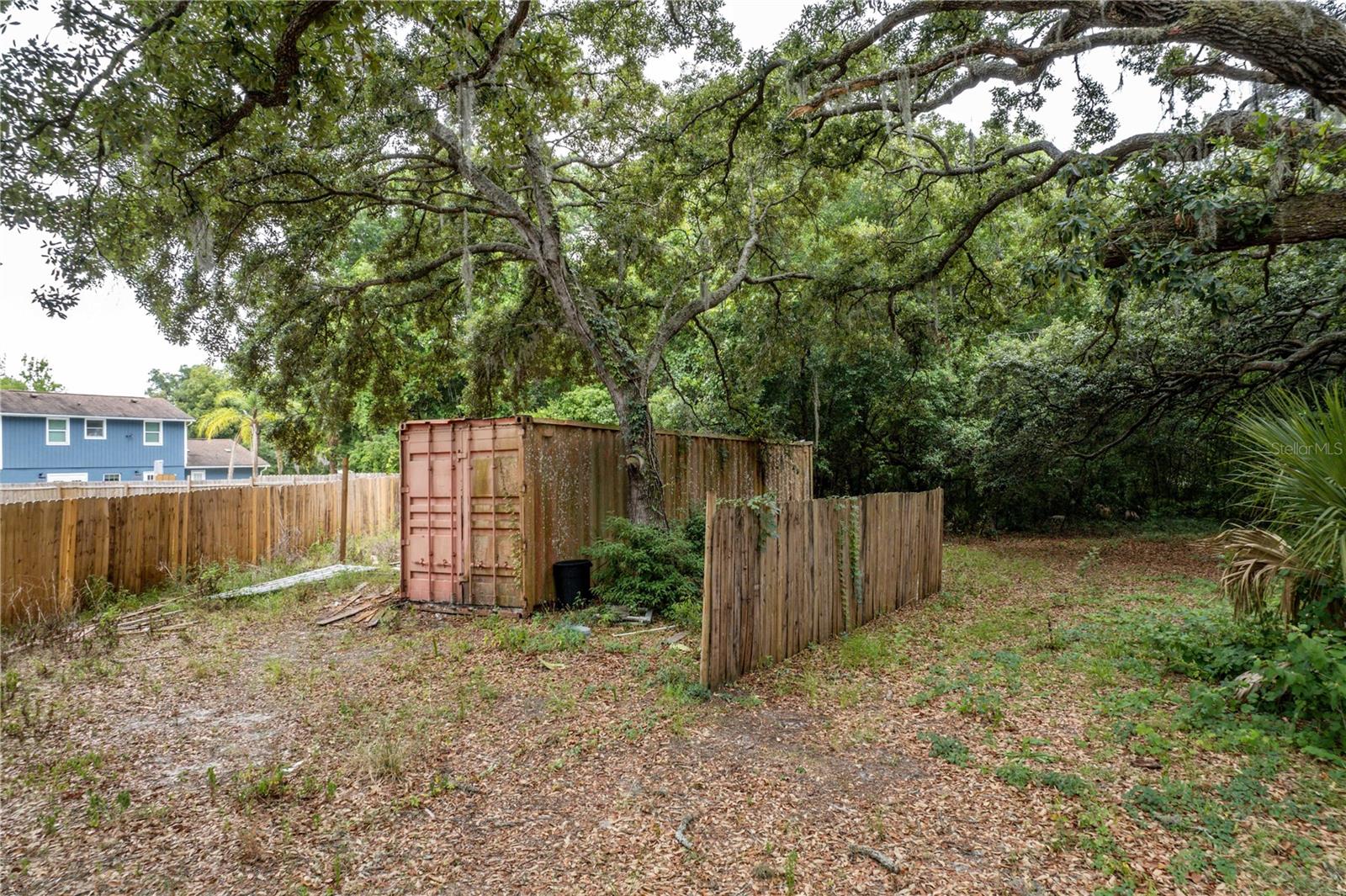 MOUNT PLYMOUTH - Land