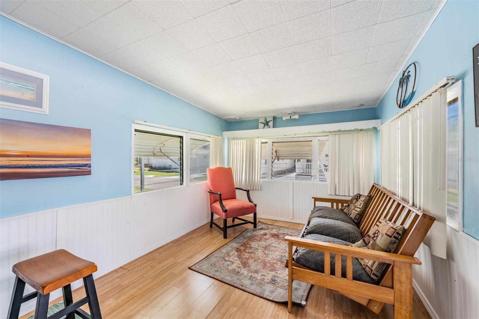 605 MICHIGAN BOULEVARD 44