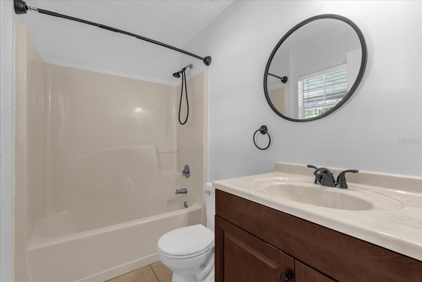 COLONIAL LAKES - Residential