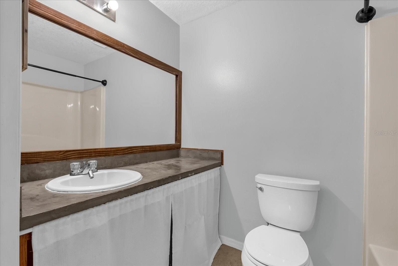 COLONIAL LAKES - Residential