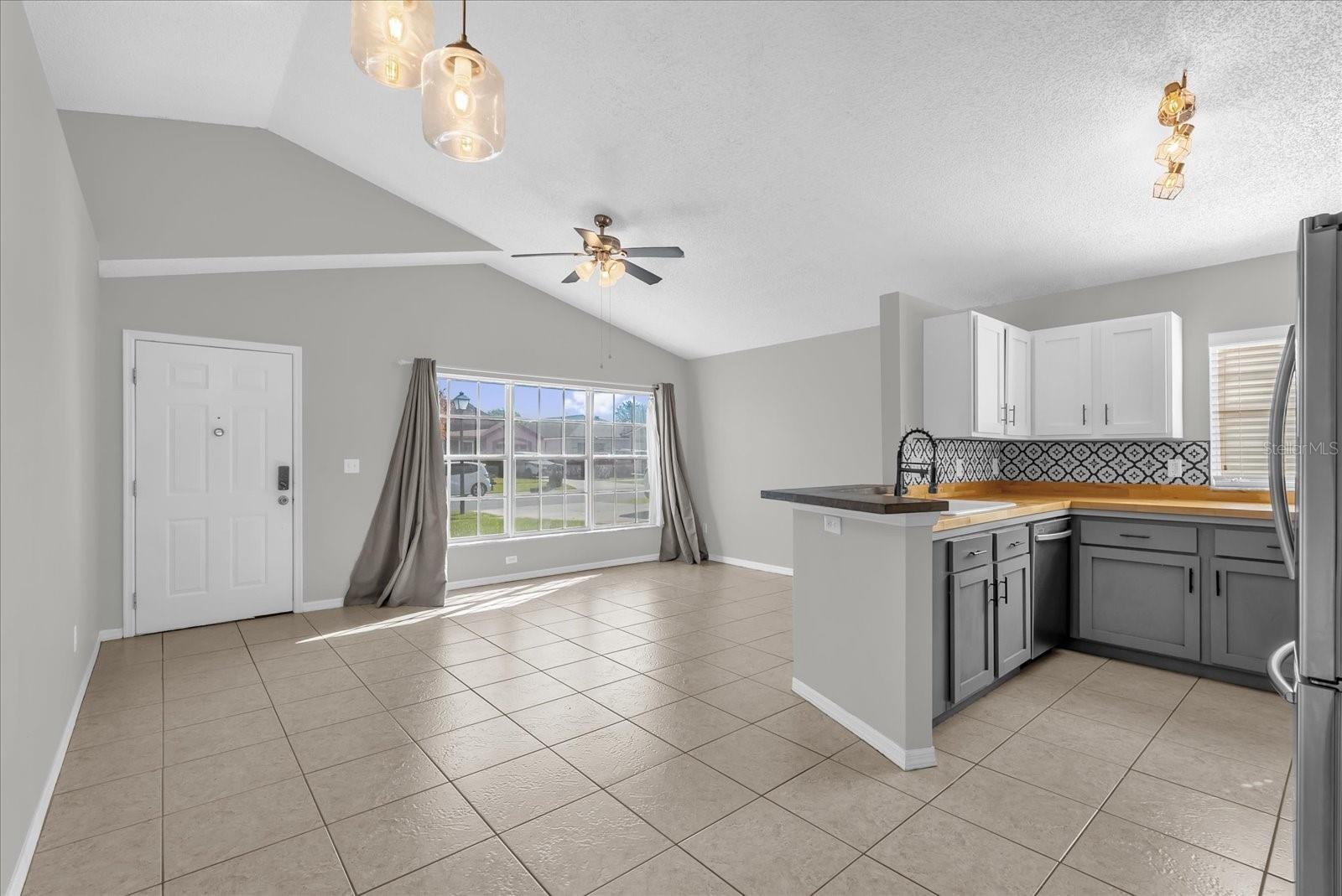 COLONIAL LAKES - Residential