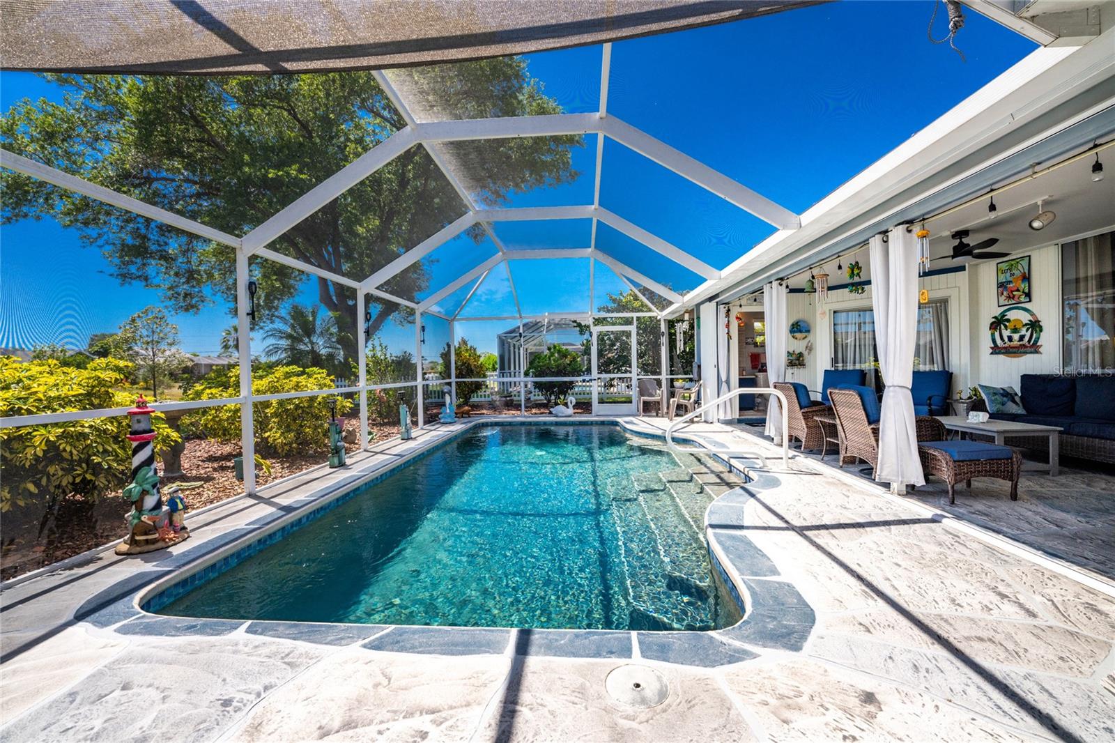 ROTONDA WEST BROADMOOR - Residential