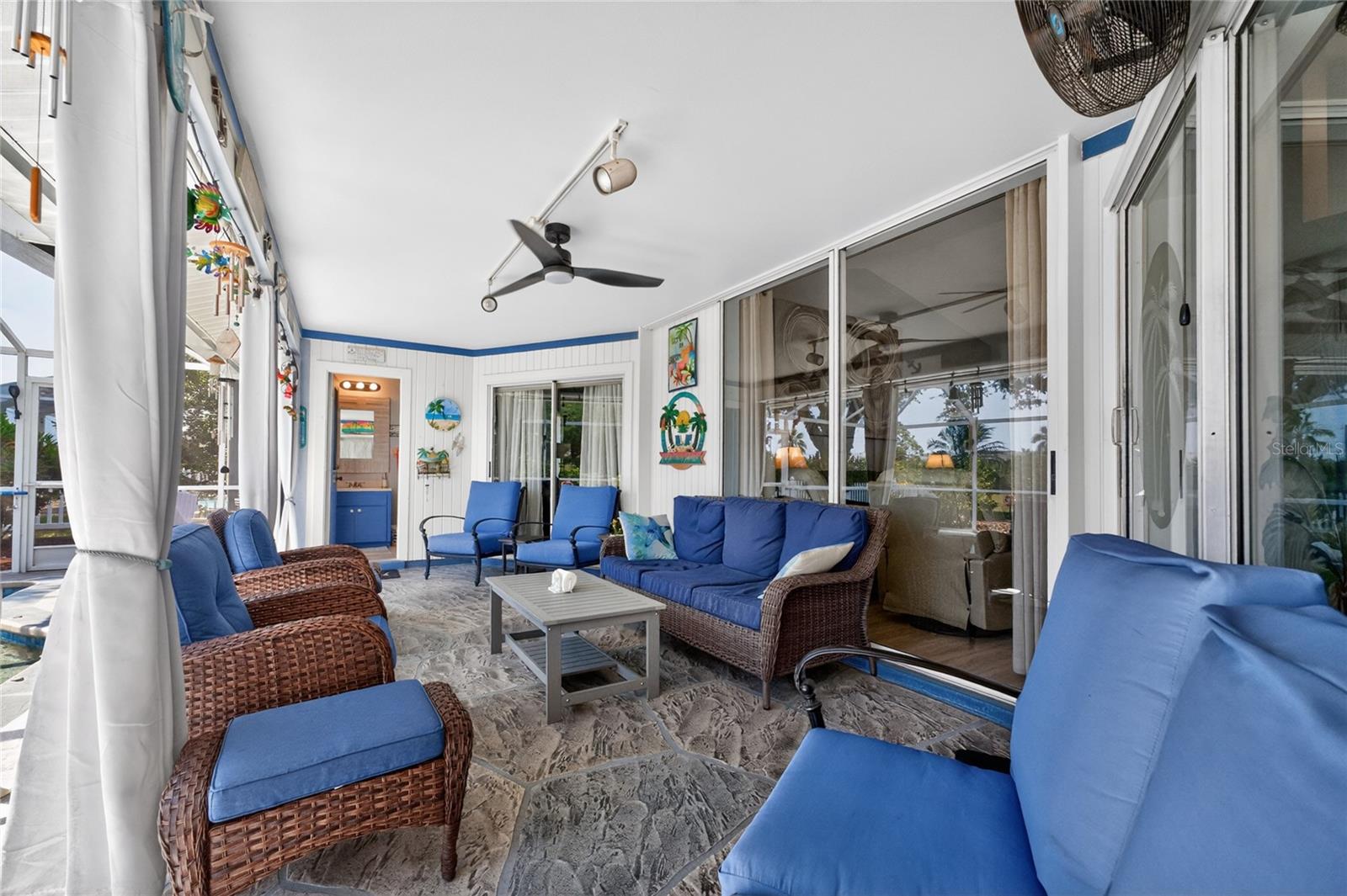 ROTONDA WEST BROADMOOR - Residential