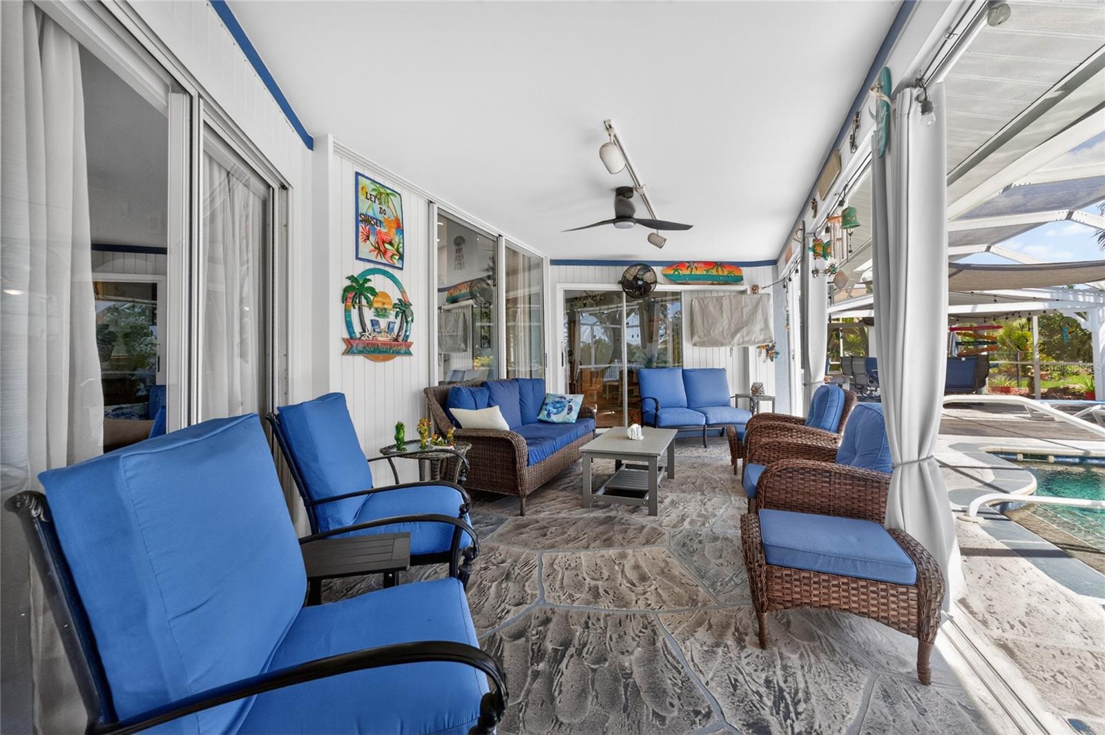 ROTONDA WEST BROADMOOR - Residential