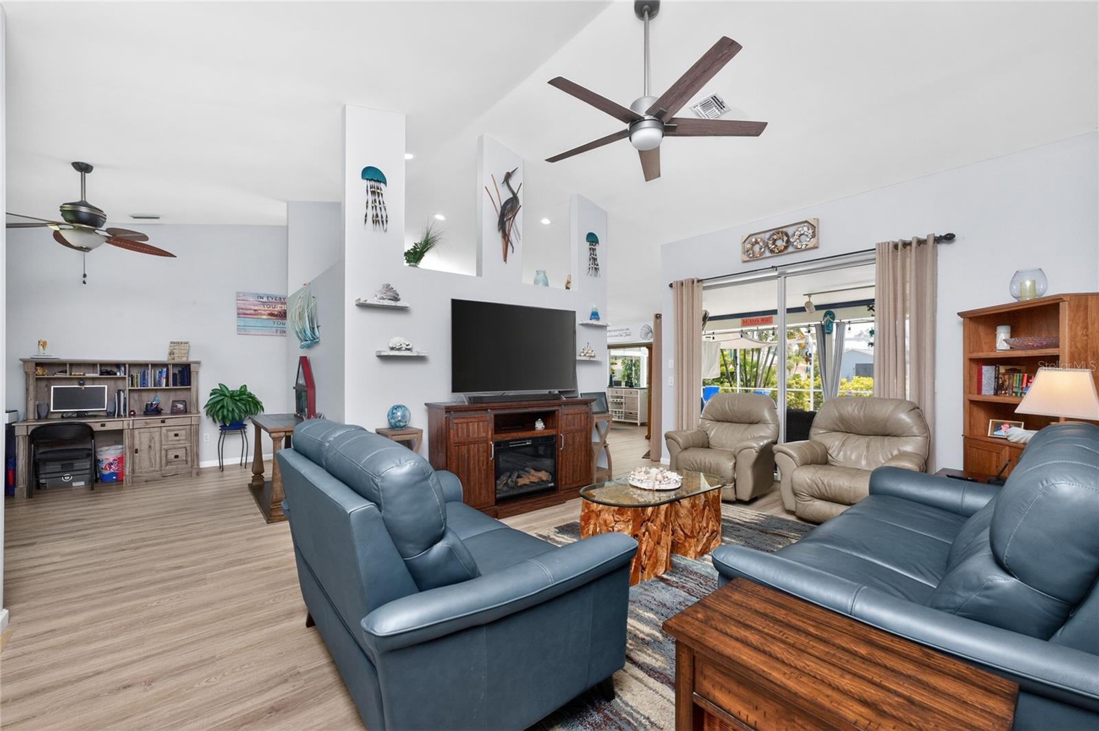 ROTONDA WEST BROADMOOR - Residential