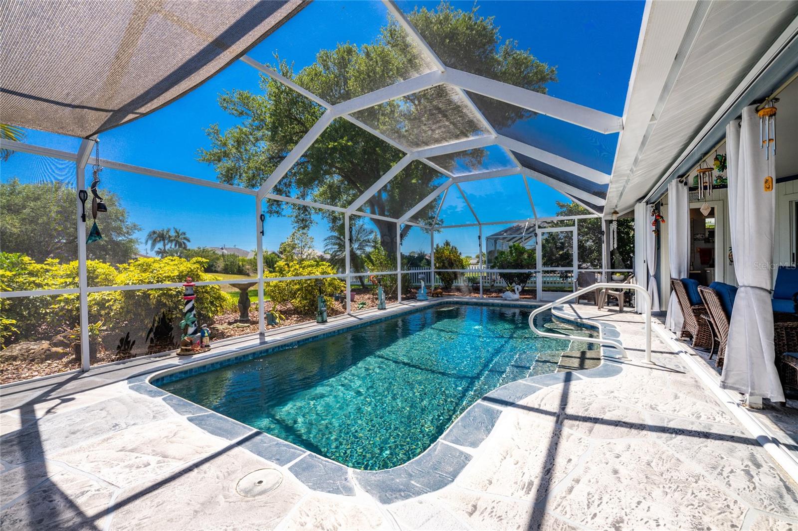 ROTONDA WEST BROADMOOR - Residential