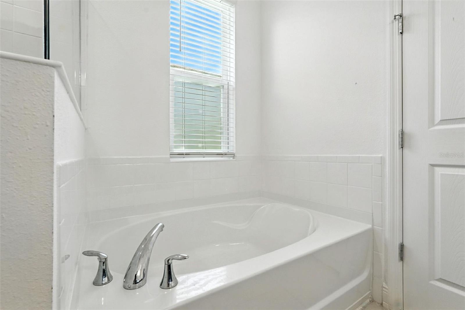 HANOVER LAKES PH 5 - Residential