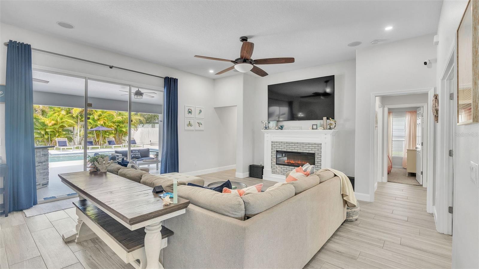 ESTATES AUBURNDALE PH 02 - Residential