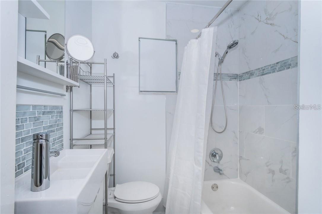 LA VERGNE 1ST ADD - Residential Lease