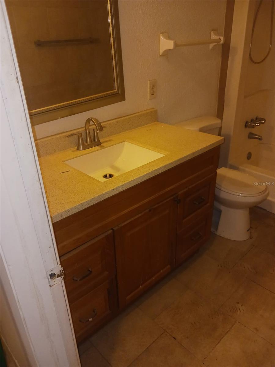 TUSCONY TWNHS UNREC - Residential Lease