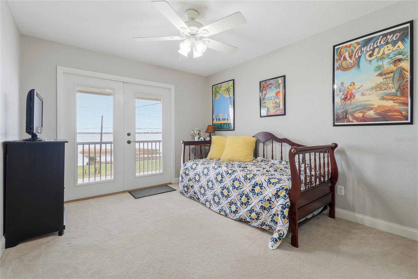 MADALYN COVE PB 113 PG 25 - Residential