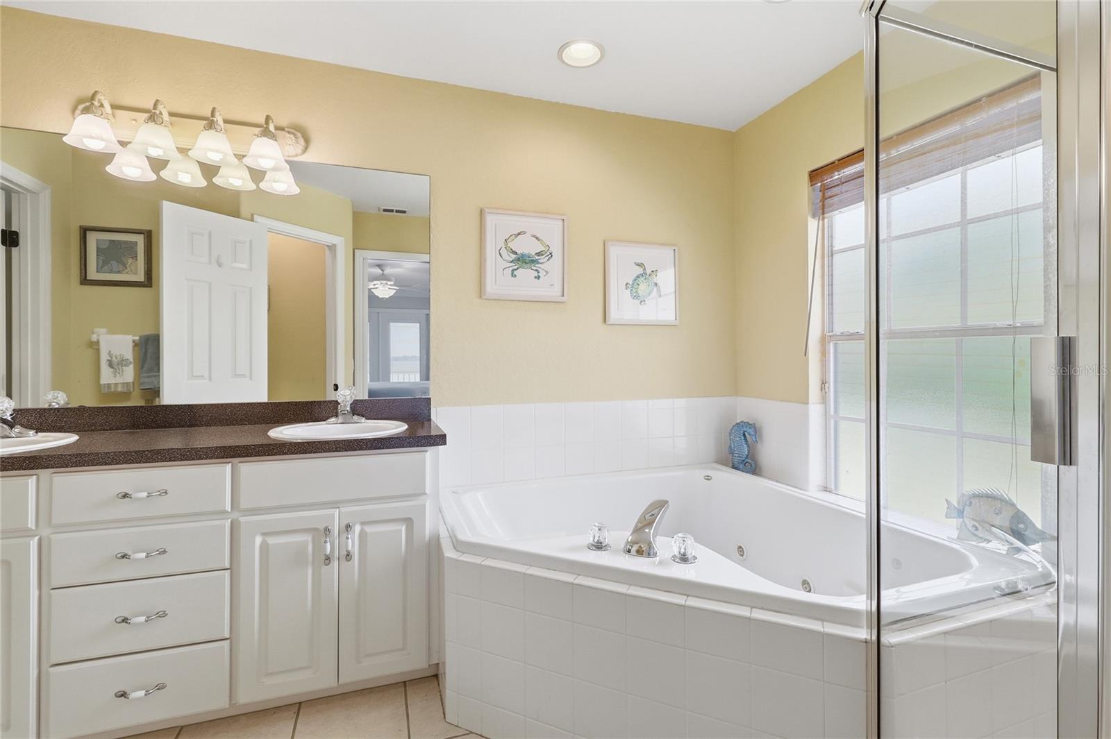 MADALYN COVE PB 113 PG 25 - Residential