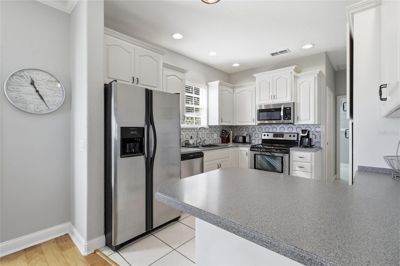 MADALYN COVE PB 113 PG 25 - Residential