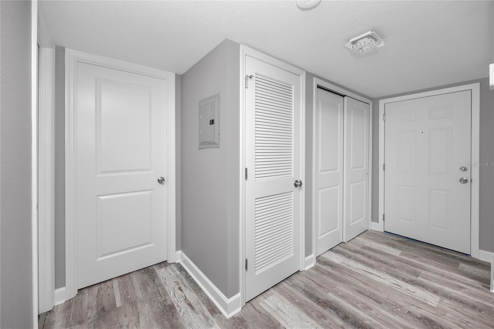 JAMESTOWN CONDO - Residential