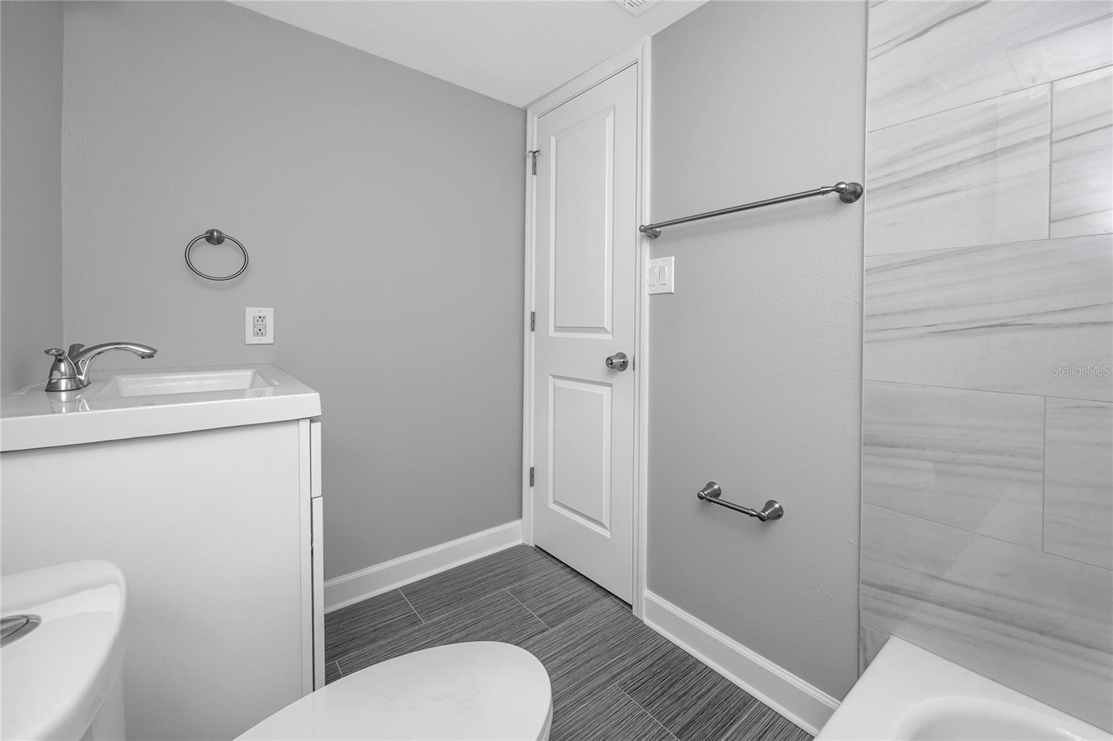 JAMESTOWN CONDO - Residential