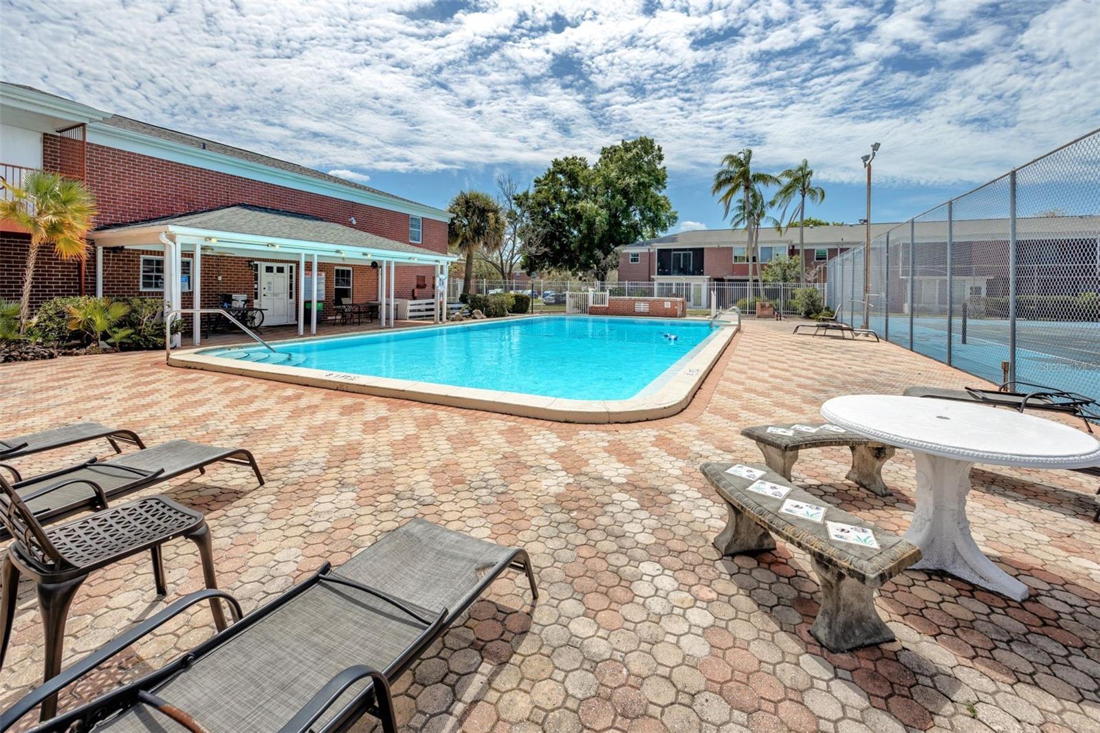 JAMESTOWN CONDO - Residential