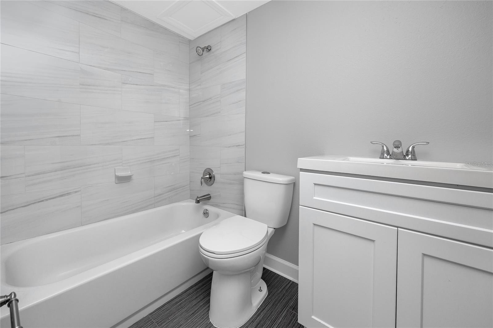 JAMESTOWN CONDO - Residential