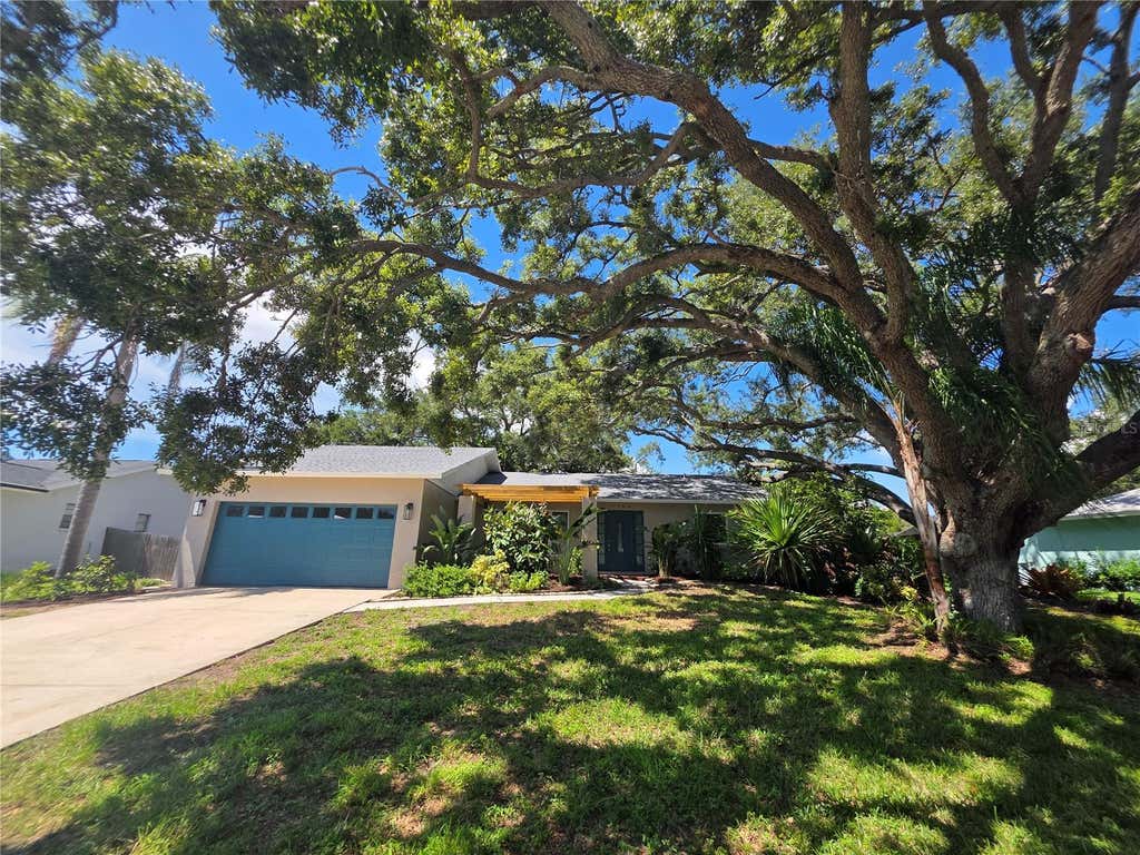 Photo of 7708 NW 9th Ave Drive, Bradenton, FL 34209 (MLS # A4702739)