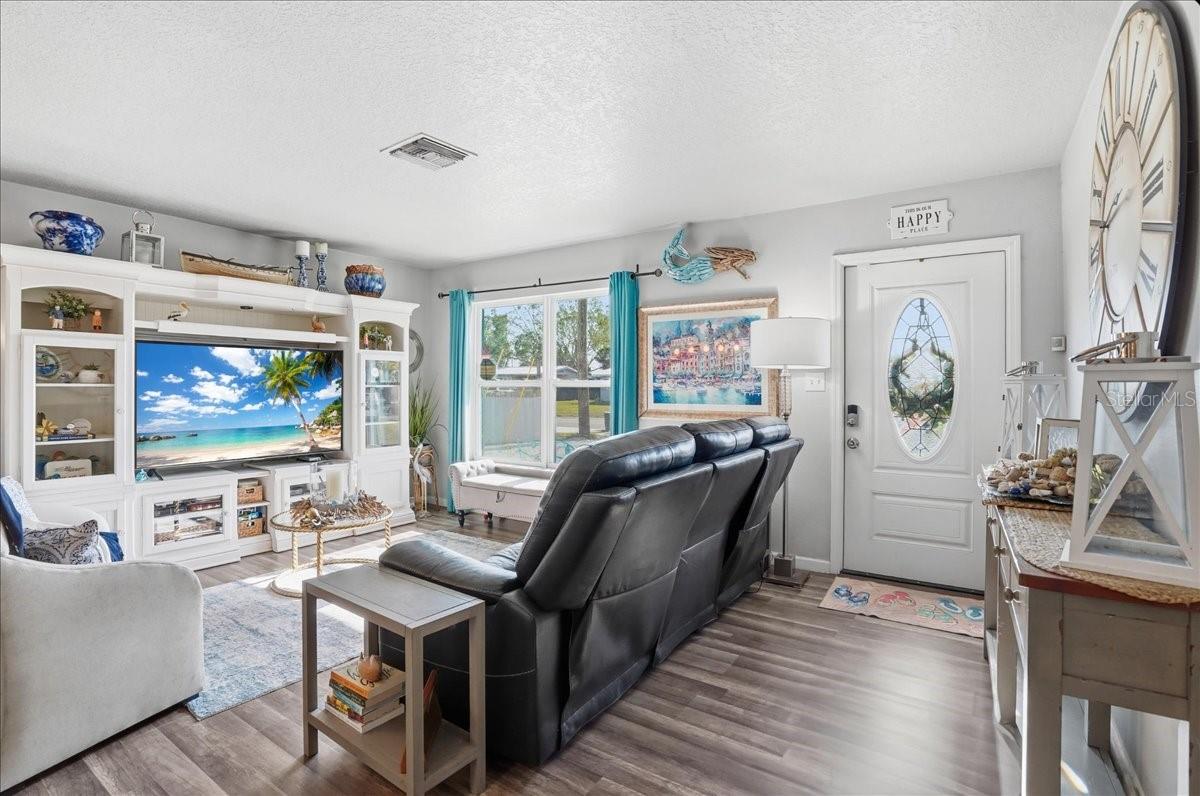 3015 FLORIDA BOULEVARD