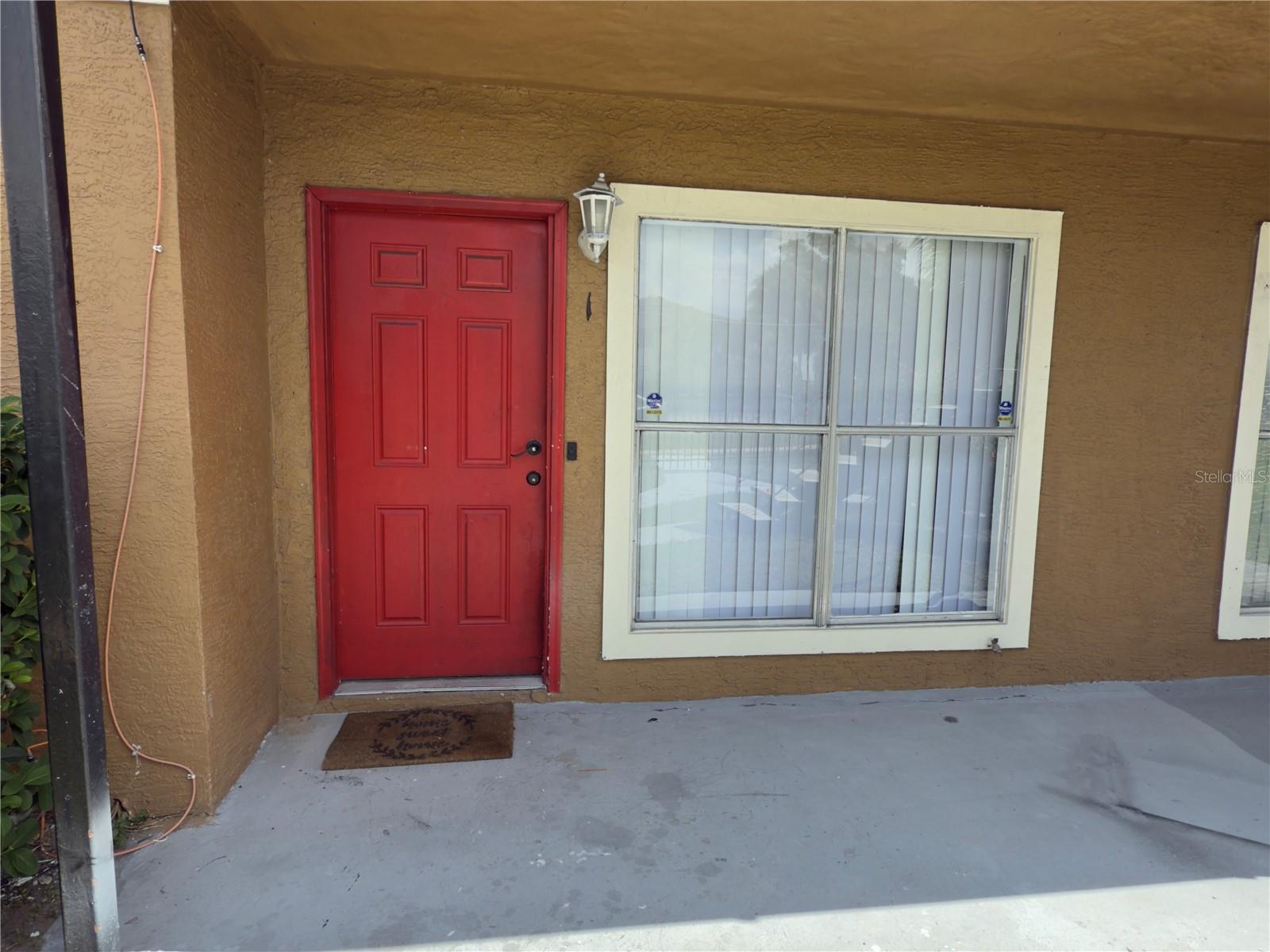Welcome to Villa del Sol Condominium! This cozy, fully remodeled, one-bedroom, one-bathroom ground-floor apartment offers comfort and convenience in a community with 24/7 security. The apartment features vinyl flooring, a functional kitchen with appliances included, and a spacious living and dining area with abundant natural light. The community features a swimming pool and laundry facilities. Conveniently located near major freeways (408 and 417), shopping centers, Orlando International Airport, and public transportation. Available for immediate move-in! Schedule your visit today!
*** A credit score of 620+ is required (NEGOTIABLE). No smoking. *** The minimum deposit will be determined based on a background check and credit report. *** The association requires a background check for all applicants 18 years of age and older. ***