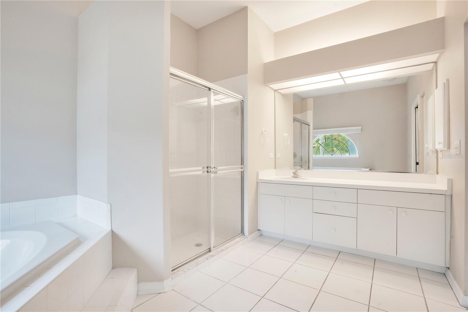 RIVER WOODS PH I - Residential