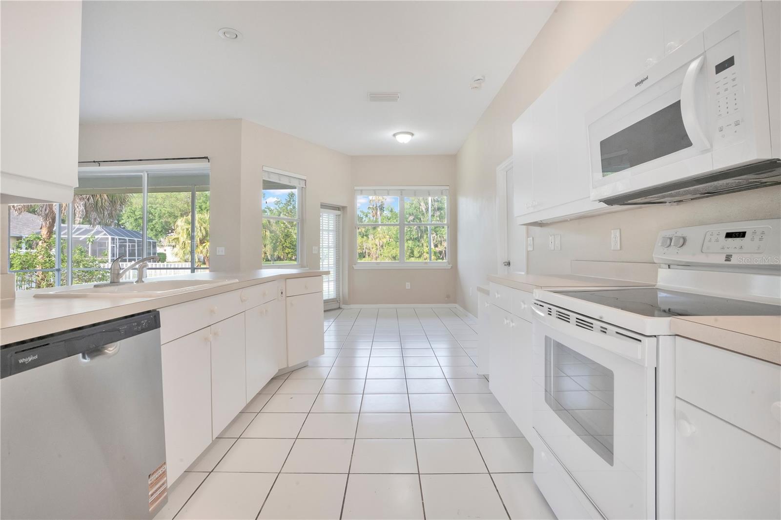 RIVER WOODS PH I - Residential