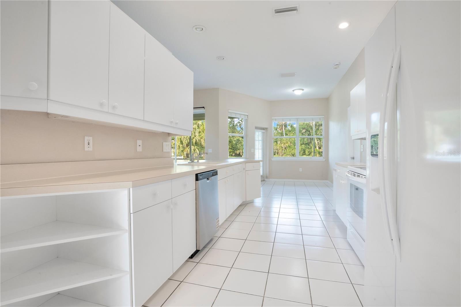 RIVER WOODS PH I - Residential