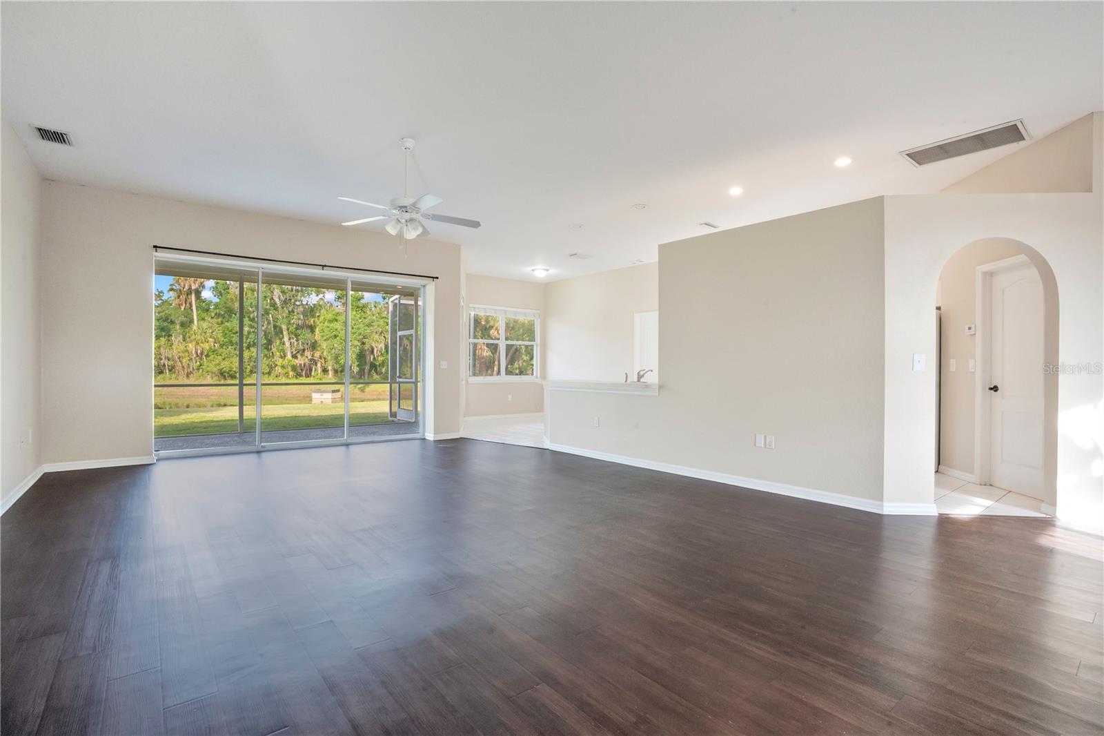 RIVER WOODS PH I - Residential