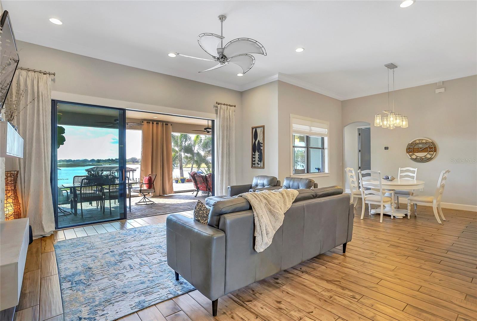 SIGNATURE LAKES PH 02 A B H I J - Residential