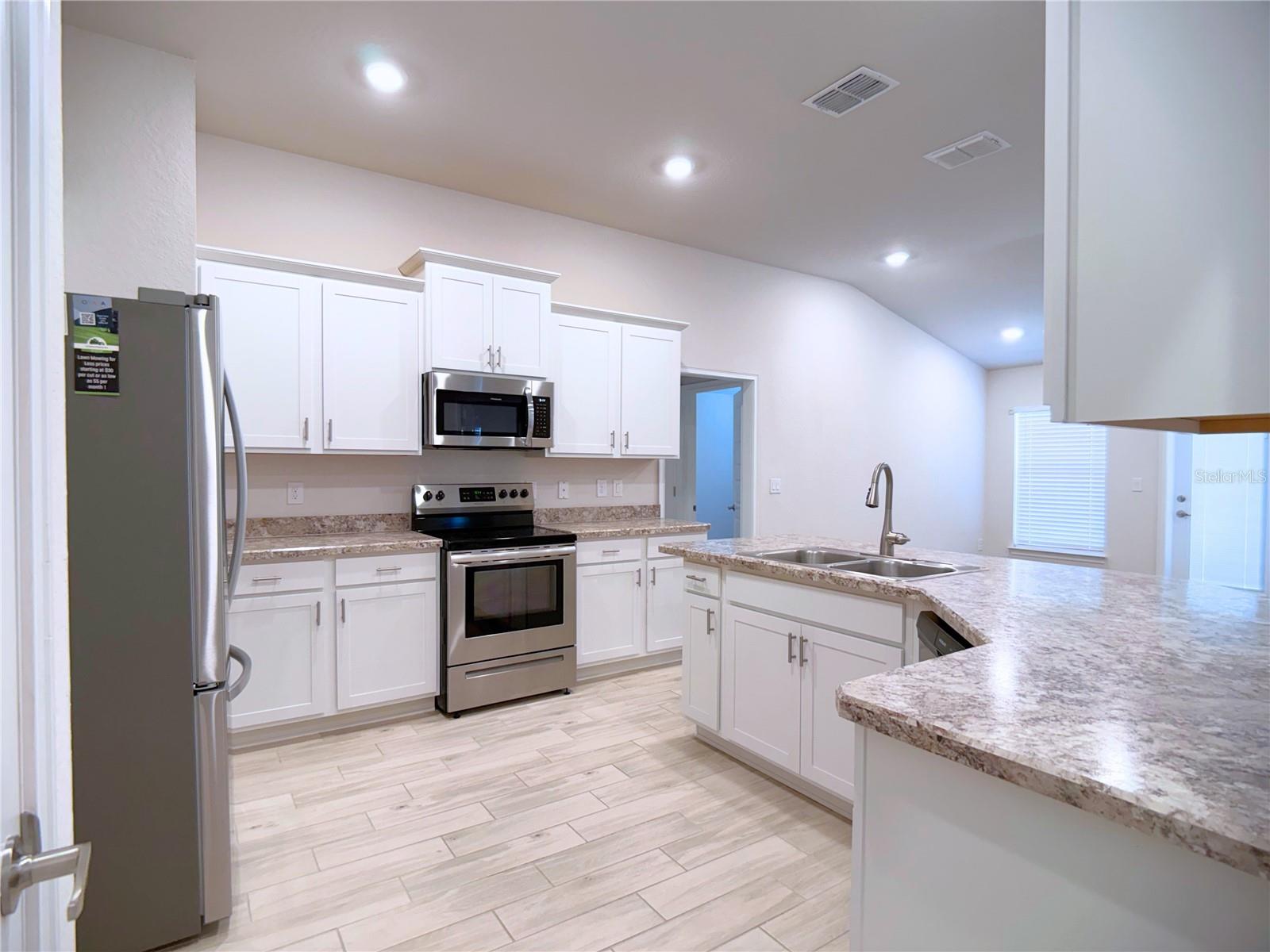 MAGNOLIA VILLAS WEST - Residential Lease