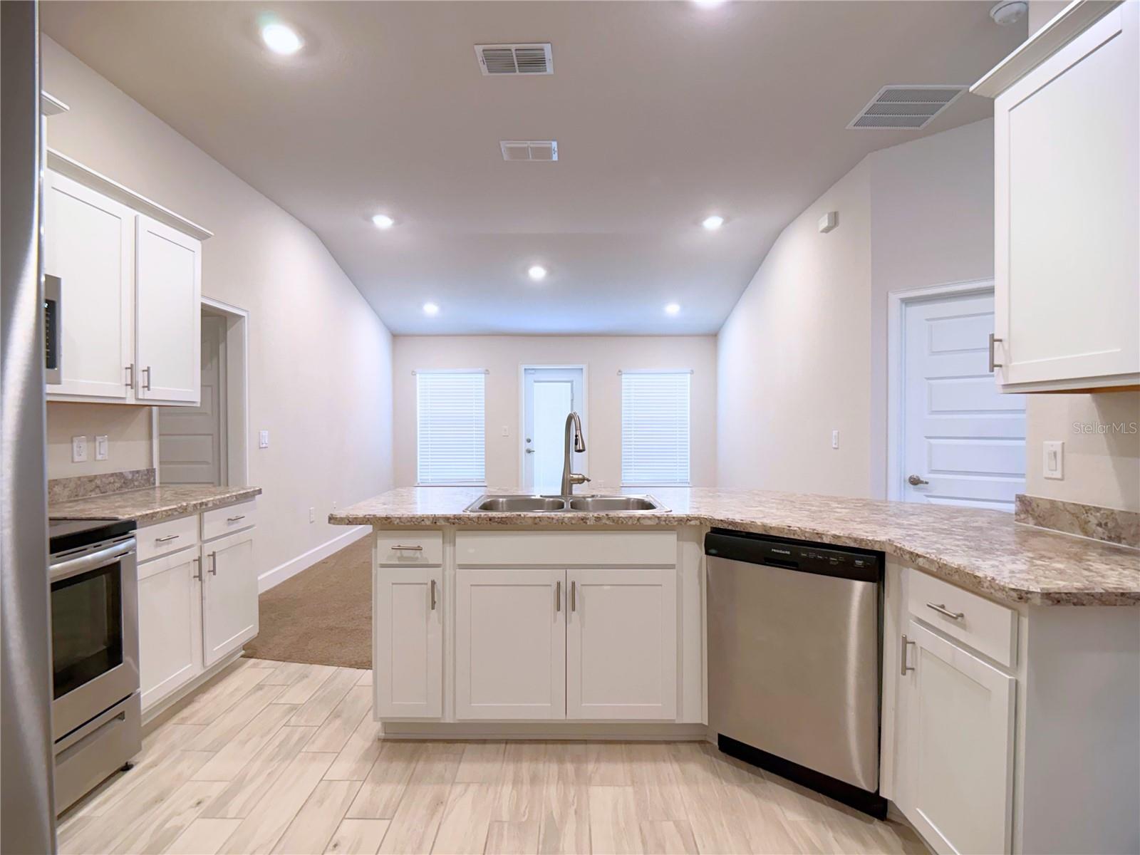 MAGNOLIA VILLAS WEST - Residential Lease