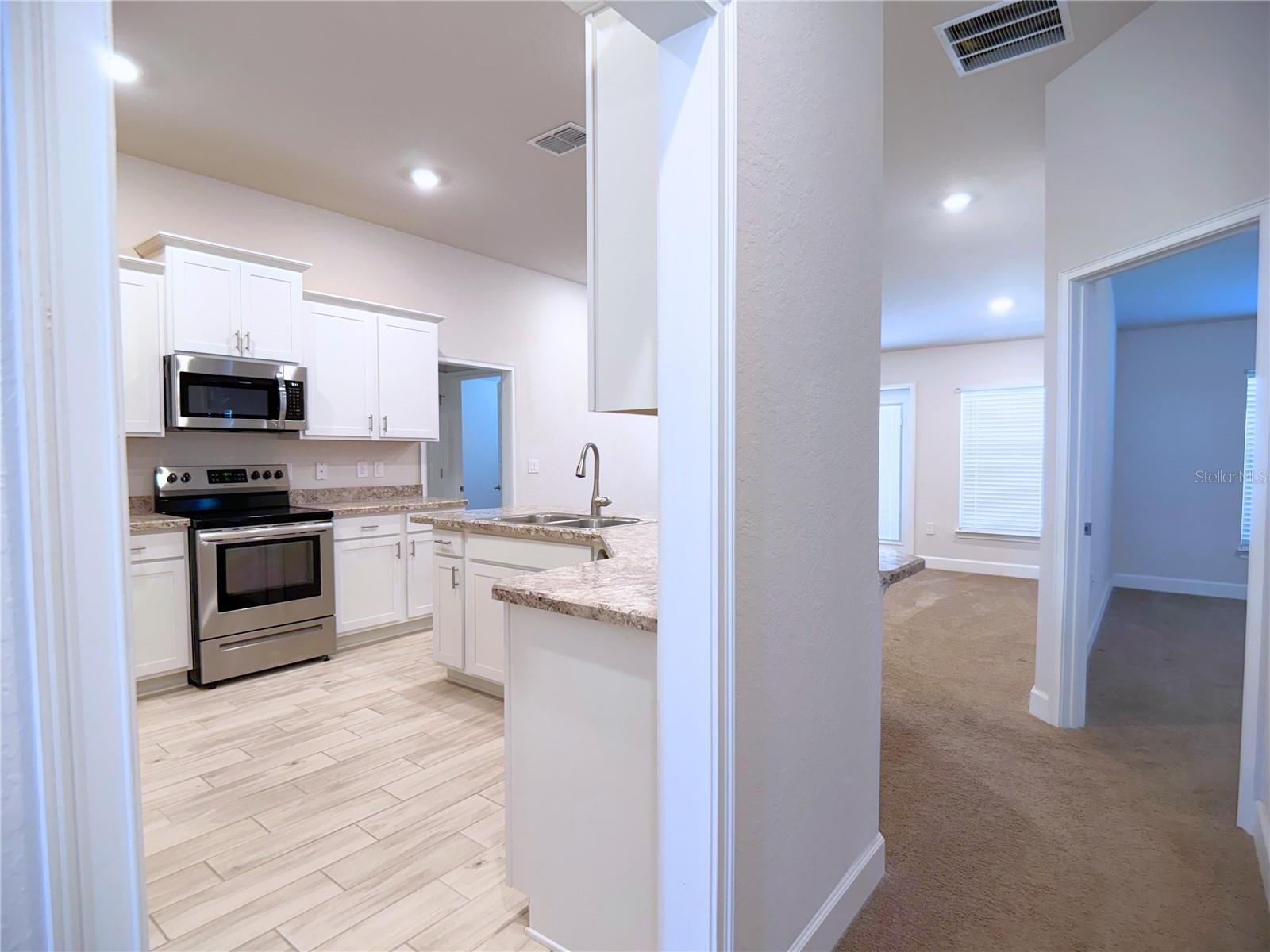 MAGNOLIA VILLAS WEST - Residential Lease