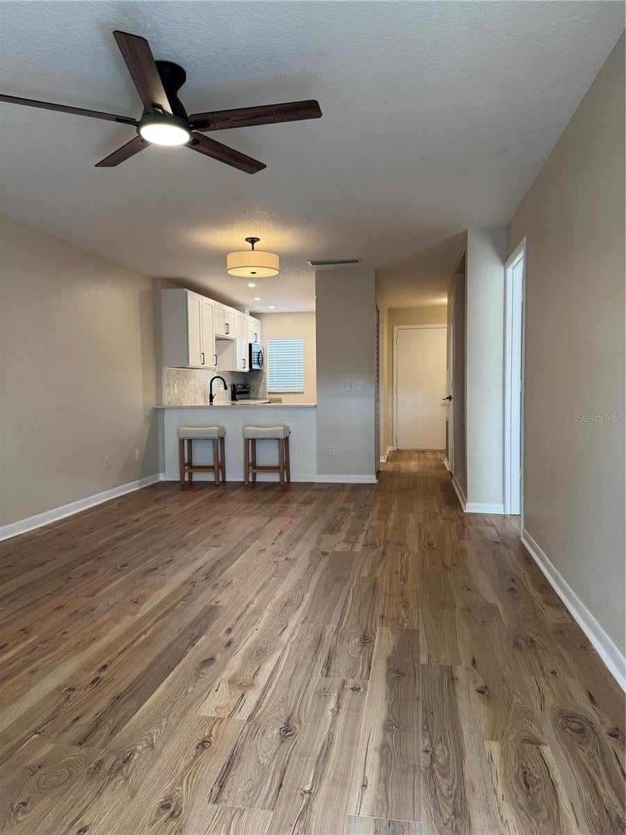 3819 N OAK DRIVE I42
