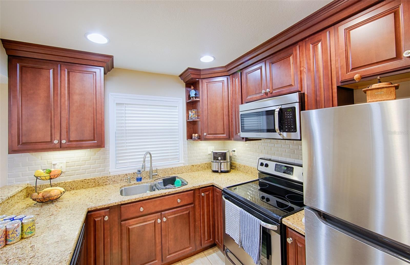 REGENCY CONDO THE - Residential