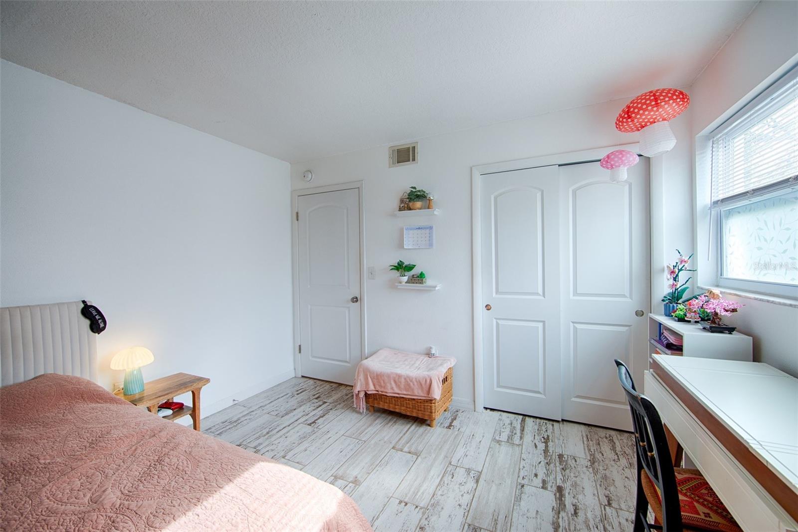 REGENCY CONDO THE - Residential