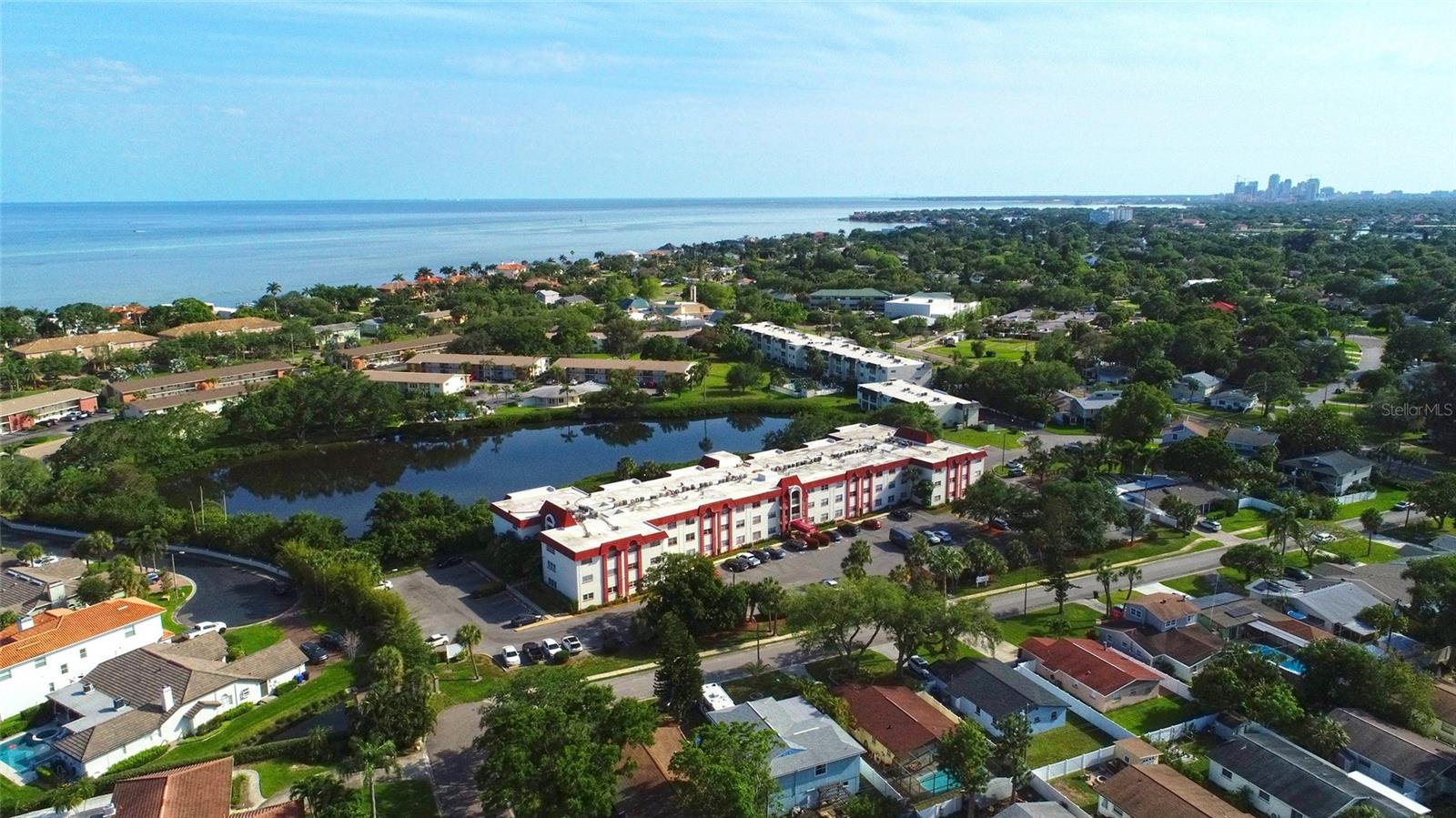 REGENCY CONDO THE - Residential