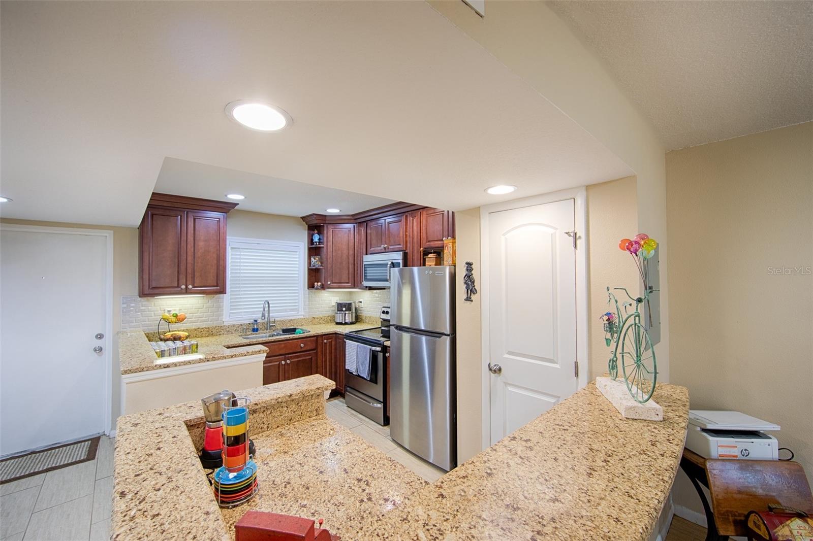 REGENCY CONDO THE - Residential