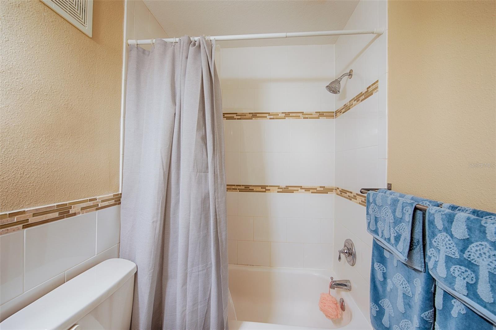 REGENCY CONDO THE - Residential