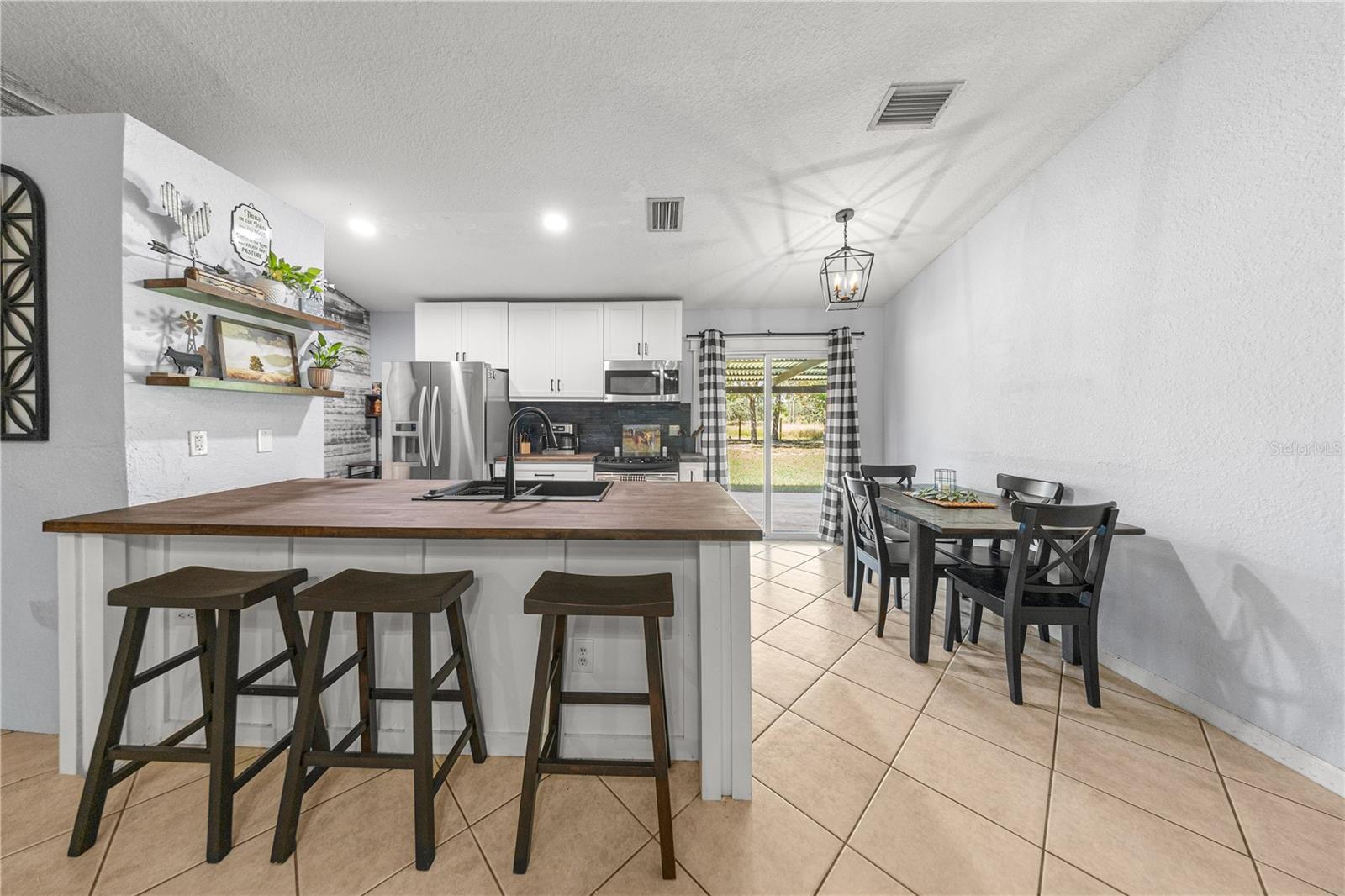 TWIN LAKES RANCHETTES - Residential