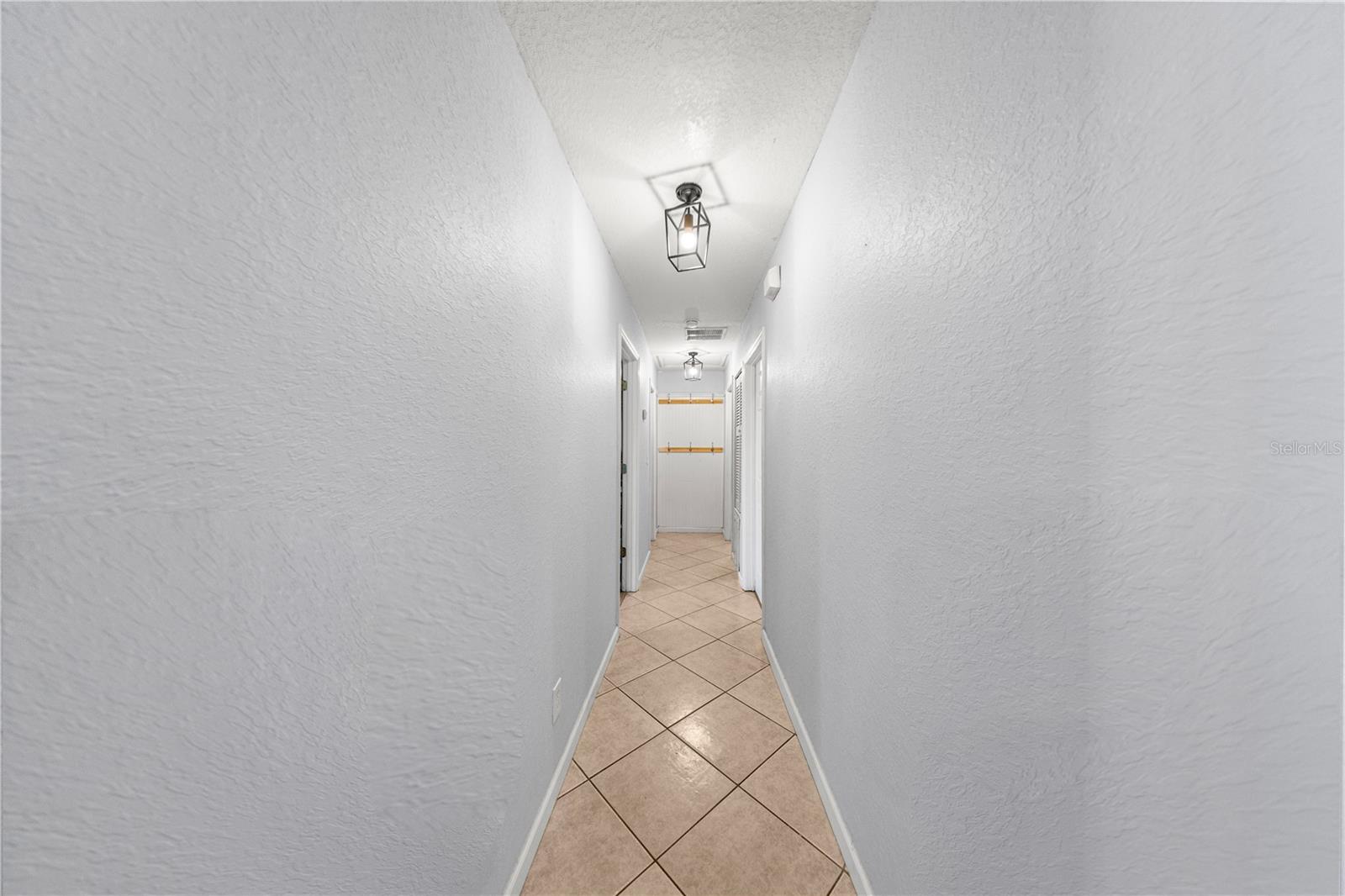 TWIN LAKES RANCHETTES - Residential