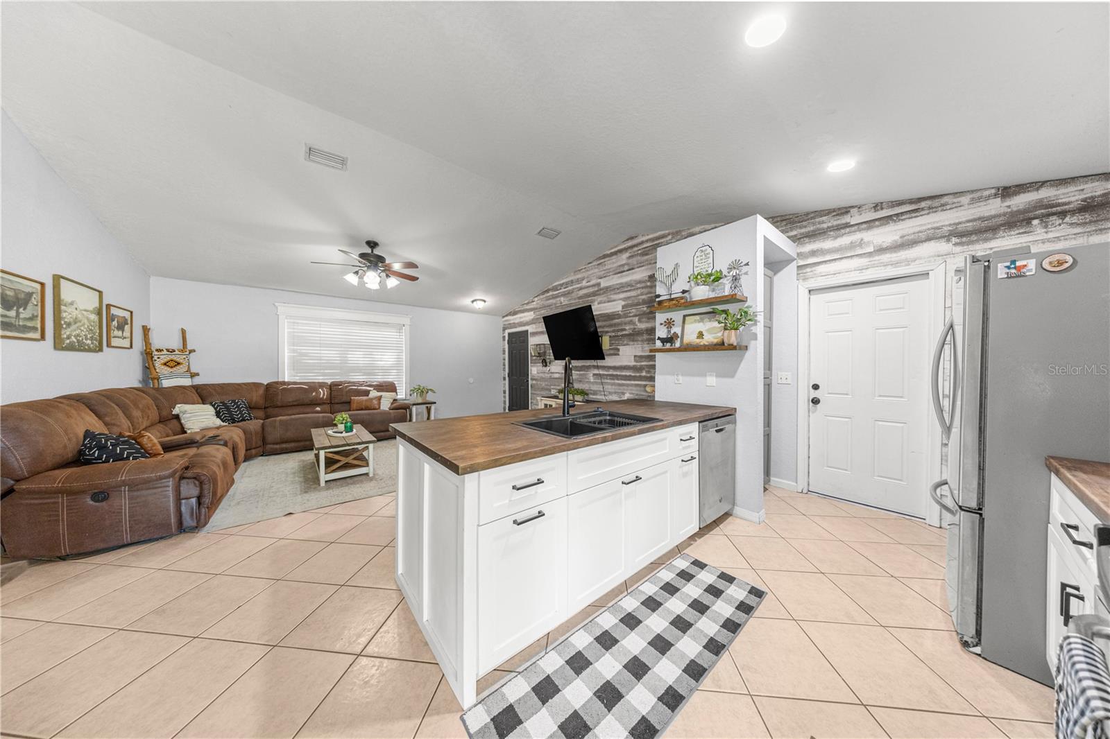 TWIN LAKES RANCHETTES - Residential