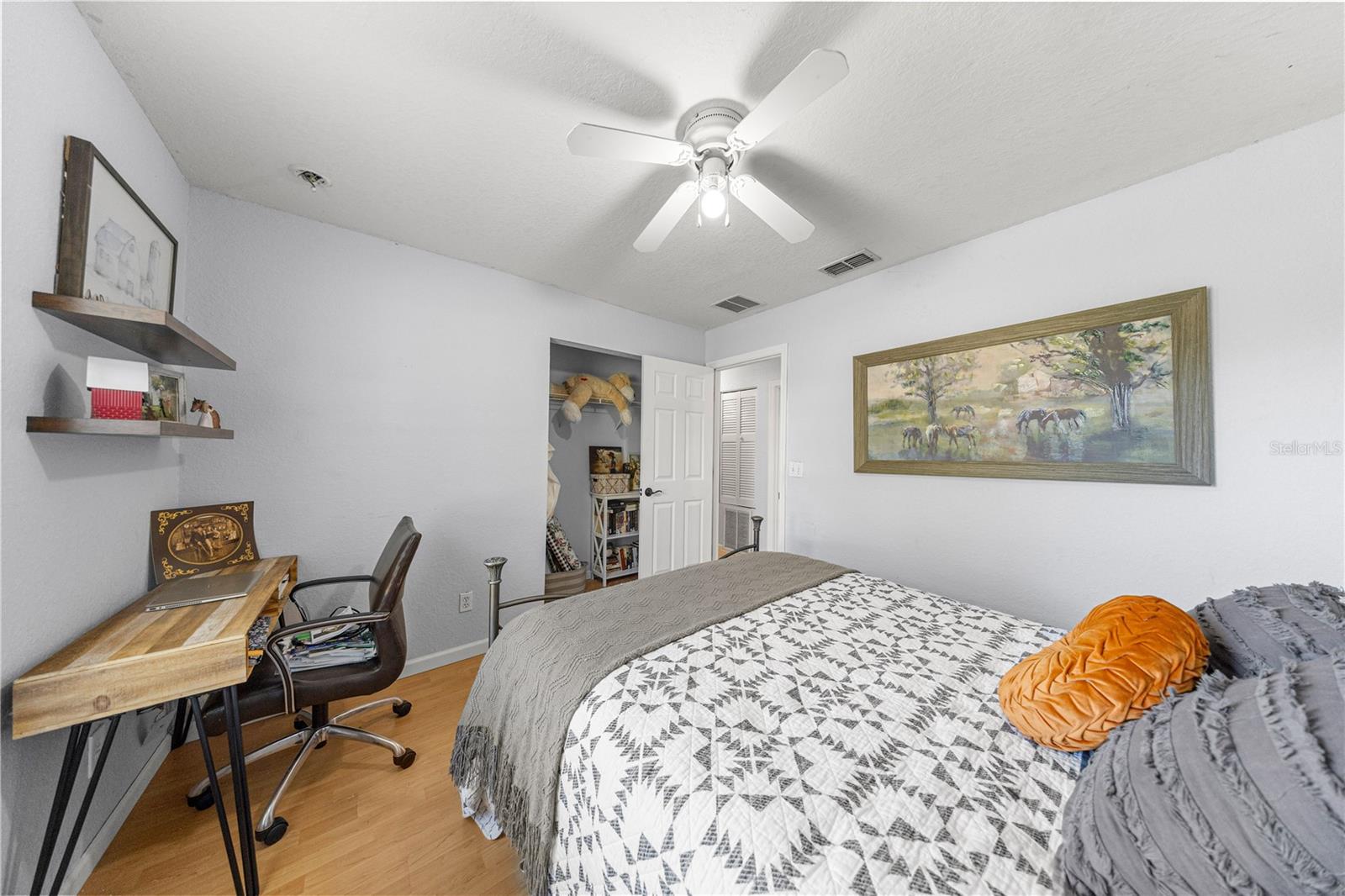 TWIN LAKES RANCHETTES - Residential