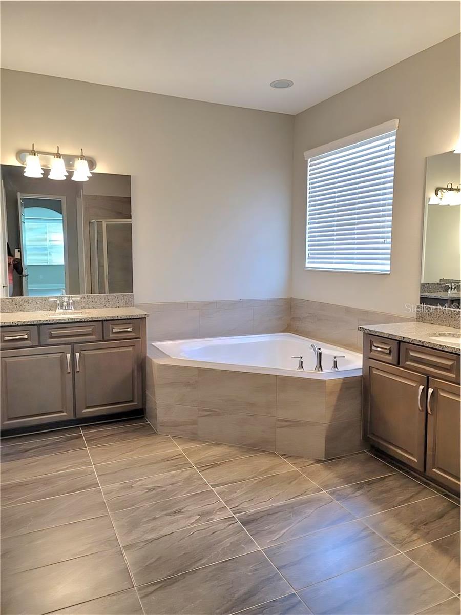 TERRALARGO PHASE 3F - Residential Lease